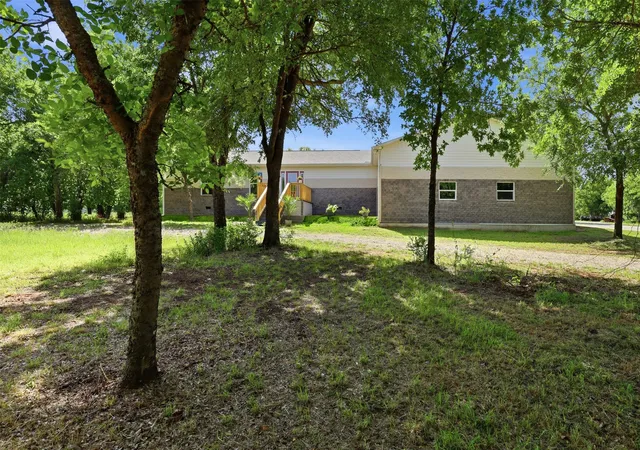 Homes for sale in Bridgeport, TX | 211 E Bay Dr, Bridgeport, TX 76426 | MLS# 21244723