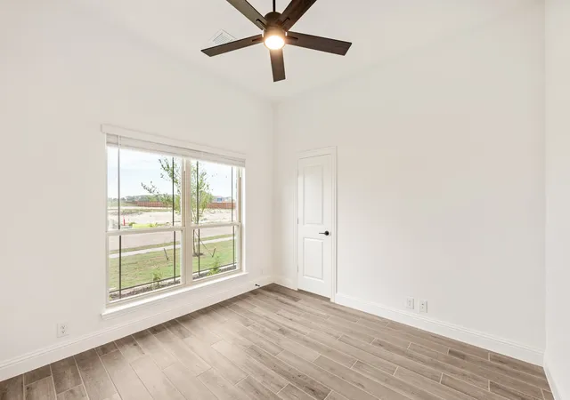 Homes for sale in Red Oak, TX | 409 Loftsmoor Ln, Red Oak, TX 75154 | MLS# 21247253