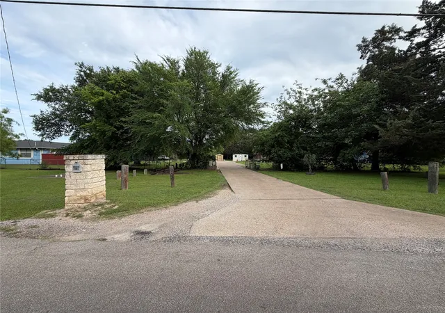 Homes for sale in Dallas, TX | 13104 Nile Dr, Dallas, TX 75253 | MLS# 21246895