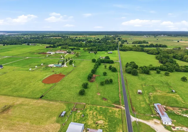 Homes for sale in Collinsville, TX | 105 Graham Grove Rd, Collinsville, TX 76233 | MLS# 21247322