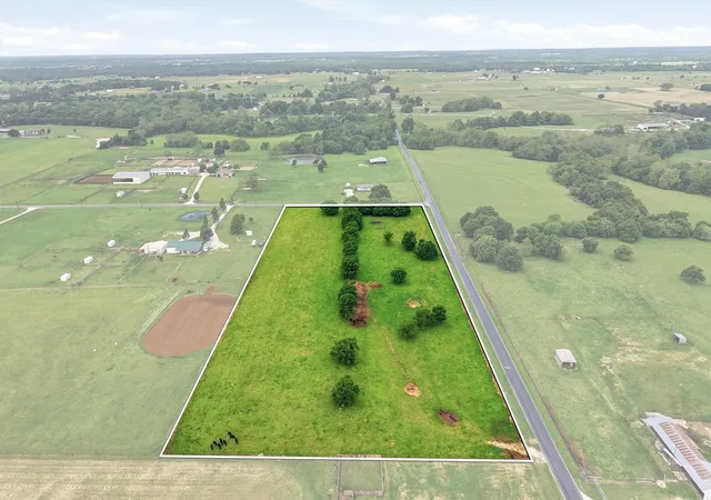 Homes for sale in Collinsville, TX | 105 Graham Grove Rd, Collinsville, TX 76233 | MLS# 21247322