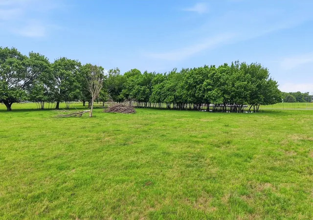 Homes for sale in Collinsville, TX | 105 Graham Grove Rd, Collinsville, TX 76233 | MLS# 21247322