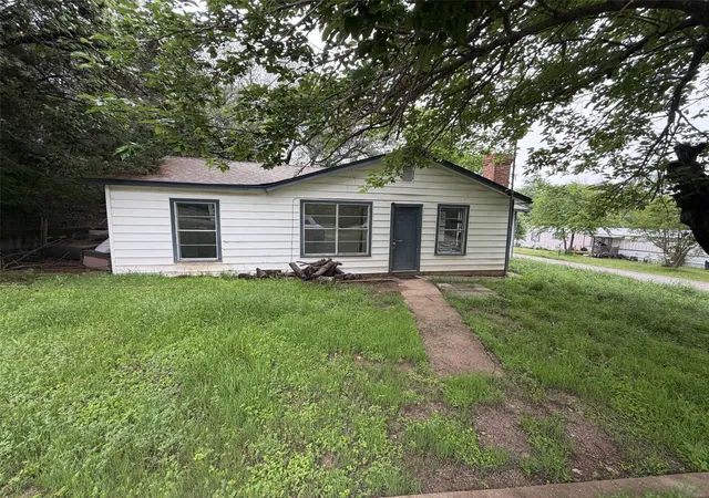Photo 1 of Single family home for sale at 2604 Pinoak St, Granbury, TX 76048 | MLS# 21243145 | Listing updated on 2026-08-27