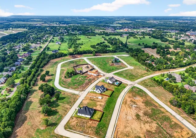 2nd image of 1809 Heritage Creek Dr, Sherman, TX 75092 | MLS# 21247388
