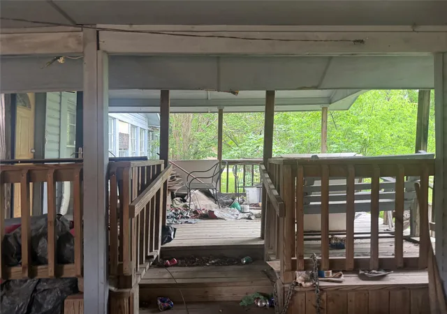Photo 3 of Single family home for sale at 401 W Evans Ave, Bonham, TX 75418 | MLS# 21243301 | Listing updated on 2026-09-17