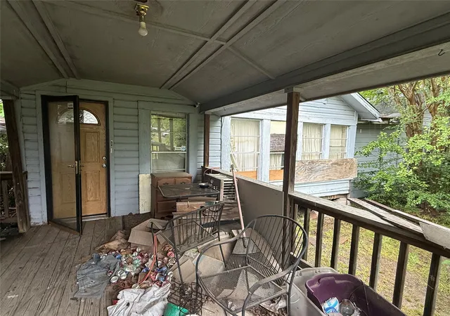 Photo 4 of Single family home for sale at 401 W Evans Ave, Bonham, TX 75418 | MLS# 21243301 | Listing updated on 2026-09-17