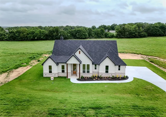 Homes for sale in Poolville, TX | 204 Sweetgrass Dr, Poolville, TX 76487 | MLS# 21247361