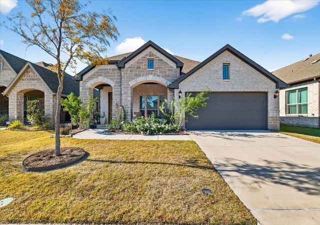 Photo 1 of Single family home for sale at 5305 Girard St, Mc Kinney, TX 75071 | MLS# 21247448 | Listing updated on 2026-09-28