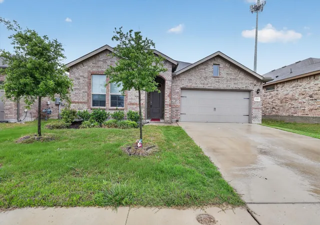 2nd image of 4501 Corktree Ln, Crowley, TX 76036 | MLS# 21245892