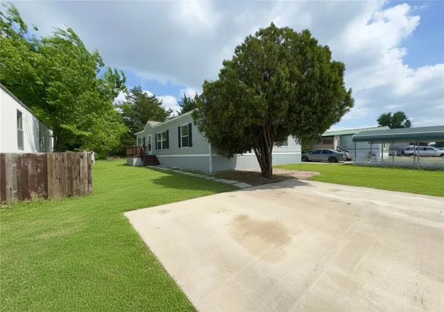 Homes for sale in Knollwood, TX | 118 Bluffview Dr, Knollwood, TX 75092 | MLS# 21247471