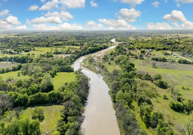 Homes for sale in Waco, TX | 1351 River Road, Waco, TX 76705 | MLS# 21246988