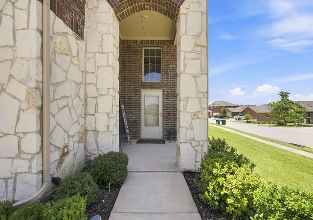 Photo 3 of Single family home for sale at 2070 Puma St, Crandall, TX 75114 | MLS# 21247641 | Listing updated on 2026-08-24