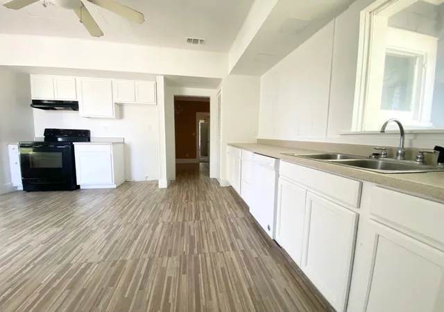 Photo 3 of Single family home for sale at 106 W Decatur St, Ennis, TX 75119 | MLS# 21247647 | Listing updated on 2026-08-24