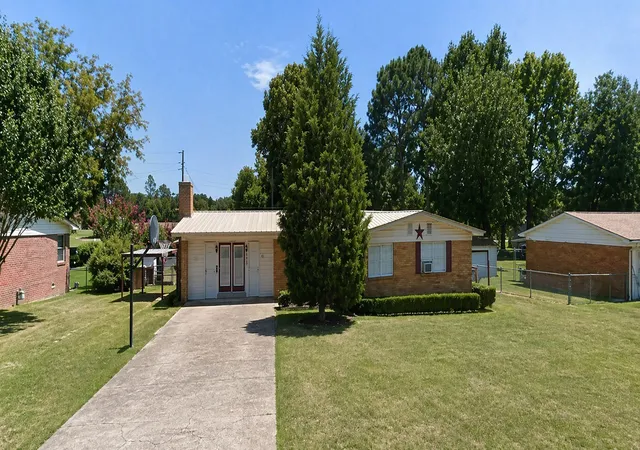 Homes for sale in Athens, TX | 613 Laurel Rd, Athens, TX 75751 | MLS# 21247652