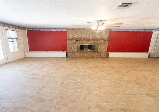 Photo 3 of Single family home for sale at 613 Laurel Rd, Athens, TX 75751 | MLS# 21247652 | Listing updated on 2026-09-22