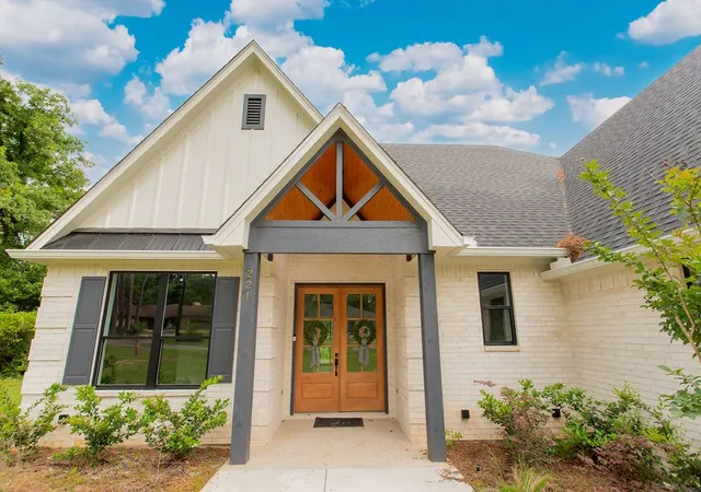 Homes for sale in Hideaway, TX | 221 Brookside Dr, Hideaway, TX 75771 | MLS# 21247661