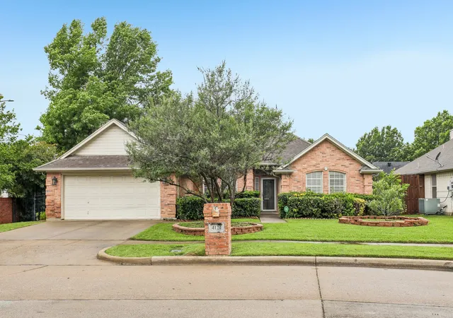 Photo 1 of Sale Pending at 4124 Cory Lee Ct, Arlington, TX 76015 | MLS# 21244732 | Listing updated on 2026-08-29