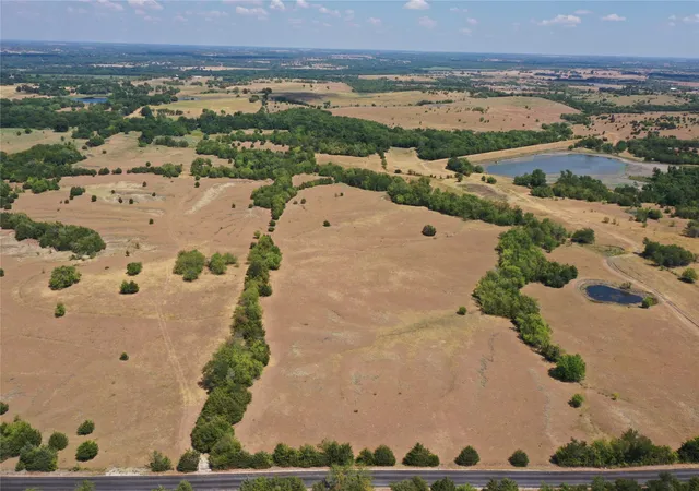 Photo 4 of House for sale at 102 Ac Cr 663, Farmersville, TX 75442 | MLS# 21241767 | Listing updated on 2026-07-27