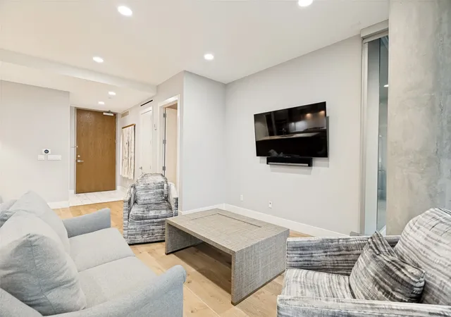 Homes for sale in Dallas, TX | 3130 N Harwood St #905, Dallas, TX 75201 | MLS# 21247075