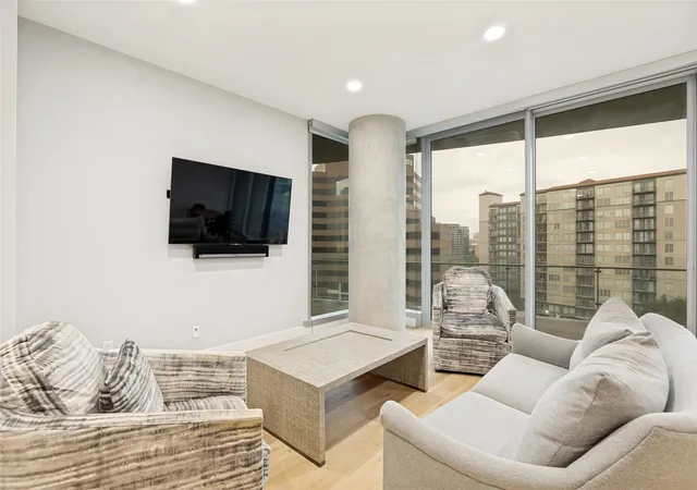 Homes for sale in Dallas, TX | 3130 N Harwood St #905, Dallas, TX 75201 | MLS# 21247075