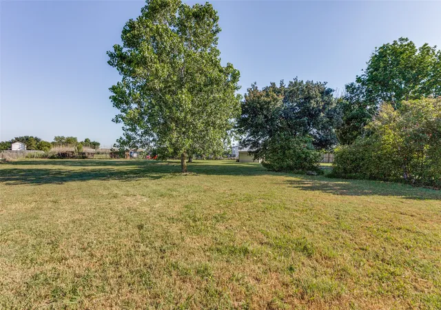 Homes for sale in Ferris, TX | 131 Squires Ct, Ferris, TX 75125 | MLS# 21240856