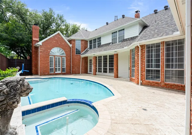 Photo 3 of Single family home for sale at 5621 Lindsey Dr, Plano, TX 75093 | MLS# 21197583 | Listing updated on 2026-07-26