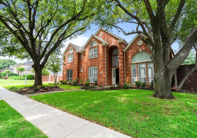 Photo 3 of Single family home for sale at 5621 Lindsey Dr, Plano, TX 75093 | MLS# 21197583 | Listing updated on 2026-07-26