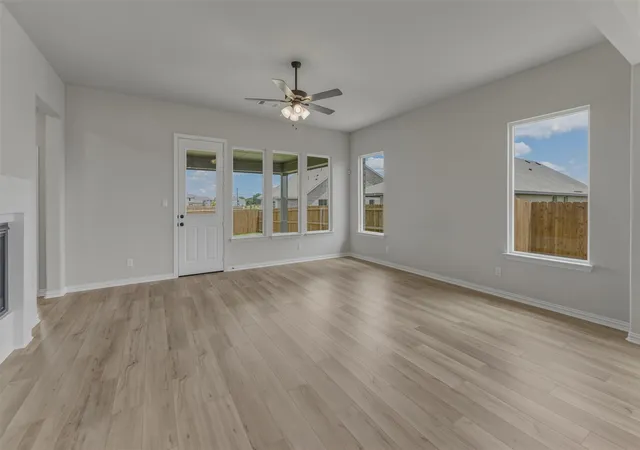 Photo 4 of Single family home for sale at 609 Sand Piper Ln, Anna, TX 75409 | MLS# 21247959 | Listing updated on 2026-08-18