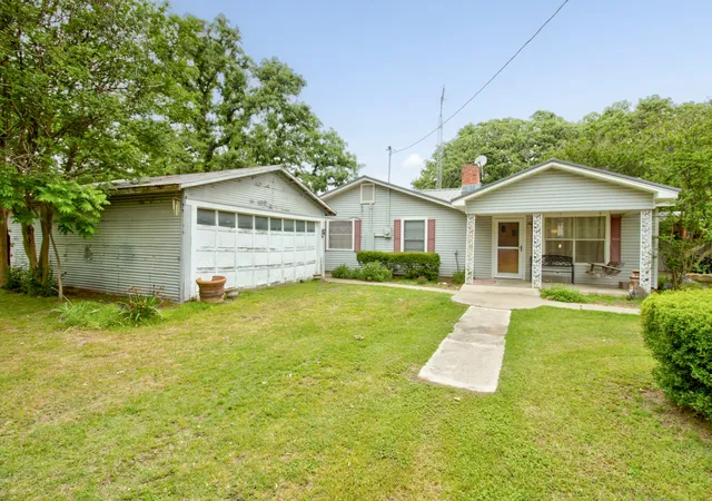 Homes for sale in Whitesboro, TX | 511 Old Center Church Rd, Whitesboro, TX 76273 | MLS# 21246441