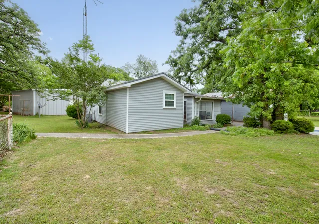 Homes for sale in Whitesboro, TX | 511 Old Center Church Rd, Whitesboro, TX 76273 | MLS# 21246441
