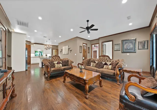 Photo 3 of Single family home for sale at 4713 Bernice St, Haltom City, TX 76117 | MLS# 21247366 | Listing updated on 2026-09-19