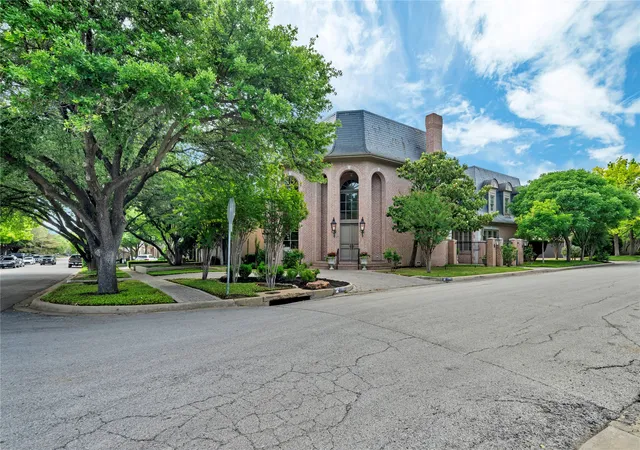 2nd image of 4733 Harley Ave, Fort Worth, TX 76107 | MLS# 21248027
