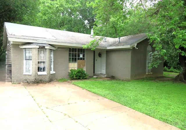 Photo 2 of Sale Pending at 6525 Palm Island St, Dallas, TX 75241 | MLS# 21247981 | Listing updated on 2026-08-24