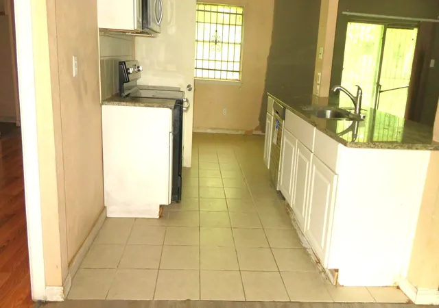 Photo 4 of Sale Pending at 6525 Palm Island St, Dallas, TX 75241 | MLS# 21247981 | Listing updated on 2026-08-24