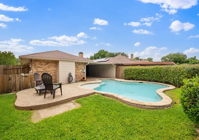 Photo 1 of Single family home for sale at 1947 Chesham Dr, Carrollton, TX 75007 | MLS# 21248078 | Listing updated on 2026-07-10