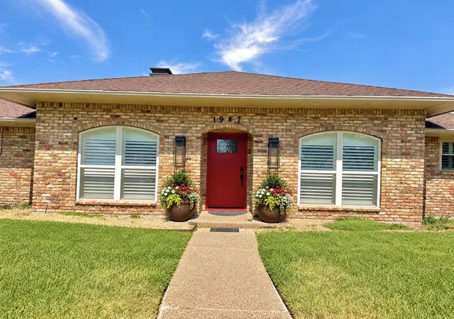 Photo 1 of Single family home for sale at 1947 Chesham Dr, Carrollton, TX 75007 | MLS# 21248078 | Listing updated on 2026-09-25