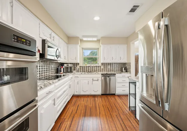 Photo 4 of Single family home for sale at 1947 Chesham Dr, Carrollton, TX 75007 | MLS# 21248078 | Listing updated on 2026-07-10