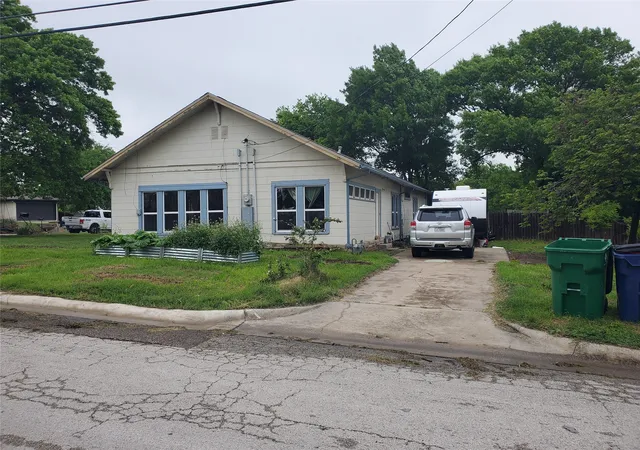 Homes for sale in Decatur, TX | 300 N Church St, Decatur, TX 76234 | MLS# 21247864