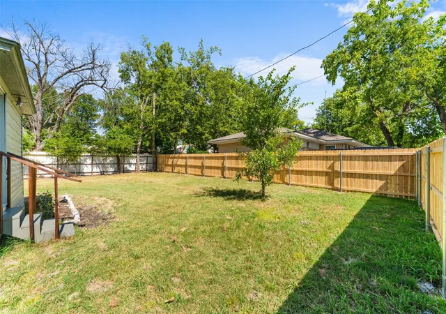 Homes for sale in Kemp, TX | 612 E 8th St, Kemp, TX 75143 | MLS# 21246876