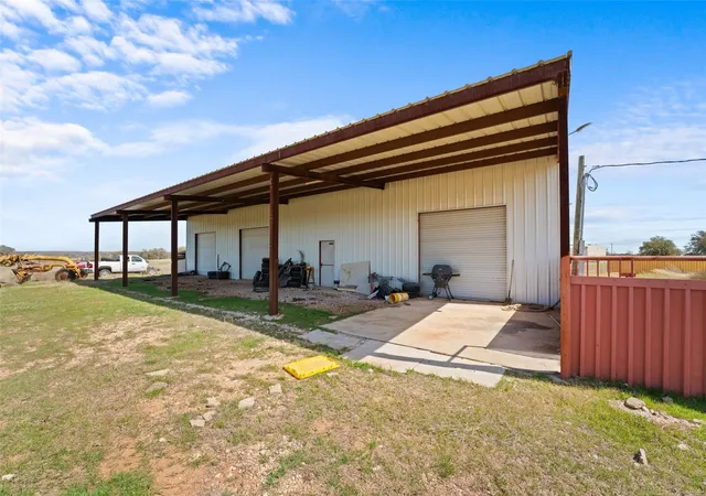 Homes for sale in Whitney, TX | 277 Deer Shadow Cir, Whitney, TX 76692 | MLS# 21247301