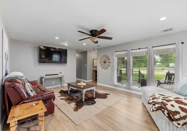 Photo 3 of Sale Pending at 2006 Belmeade St, Brownwood, TX 76801 | MLS# 21247714 | Listing updated on 2026-07-22