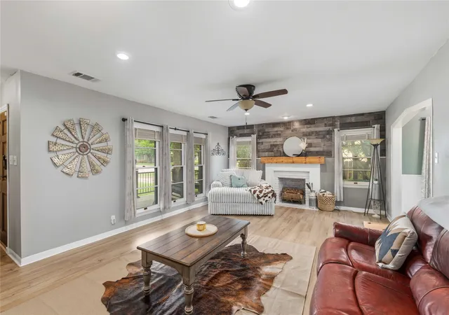 Photo 4 of Sale Pending at 2006 Belmeade St, Brownwood, TX 76801 | MLS# 21247714 | Listing updated on 2026-07-22