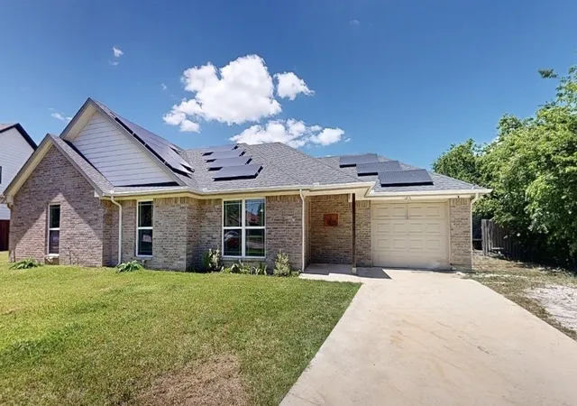 Homes for sale in Cleburne, TX | 619 Mansfield Rd, Cleburne, TX 76031 | MLS# 21248195