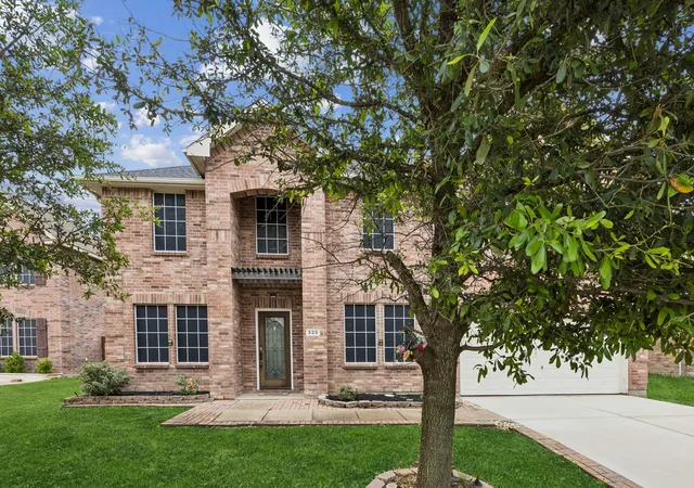 Photo 3 of Single family home for sale at 320 Mesa Verde Wy, Wylie, TX 75098 | MLS# 21248199 | Listing updated on 2026-07-07