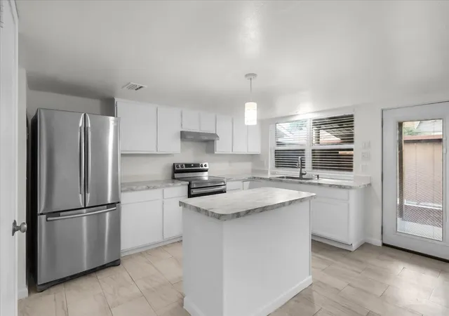 Photo 1 of Sale Pending at 3118 Roundtree Ln, Garland, TX 75044 | MLS# 21240956 | Listing updated on 2026-08-03