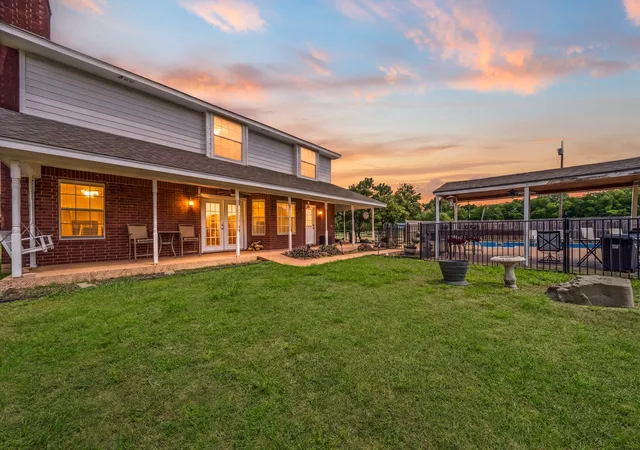 Photo 3 of Single family home for sale at 129 Lemley Ln, Waco, TX 76705 | MLS# 21246386 | Listing updated on 2026-08-31
