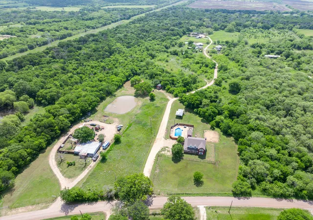 Photo 4 of Single family home for sale at 129 Lemley Ln, Waco, TX 76705 | MLS# 21246386 | Listing updated on 2026-08-31