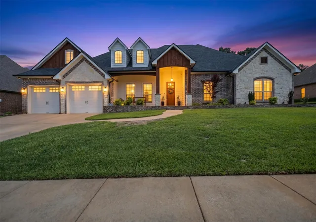 Photo 1 of Single family home for sale at 11176 Fox Trl, Flint, TX 75762 | MLS# 21248287 | Listing updated on 2026-08-22