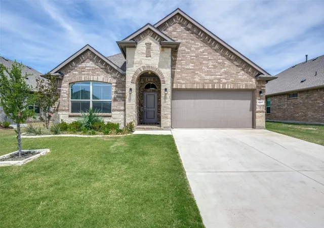 Homes for sale in Krum, TX | 5267 Mountain View Dr, Krum, TX 76249 | MLS# 21248307