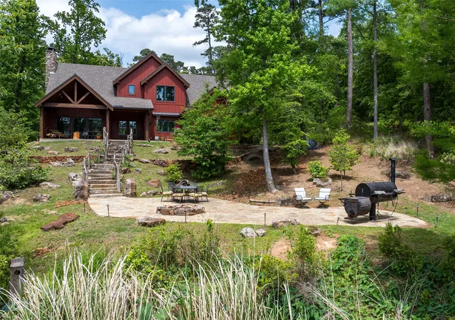 Photo 2 of Single family home for sale at 913 Private Road 6665, Mineola, TX 75773 | MLS# 21248277 | Listing updated on 2026-08-18